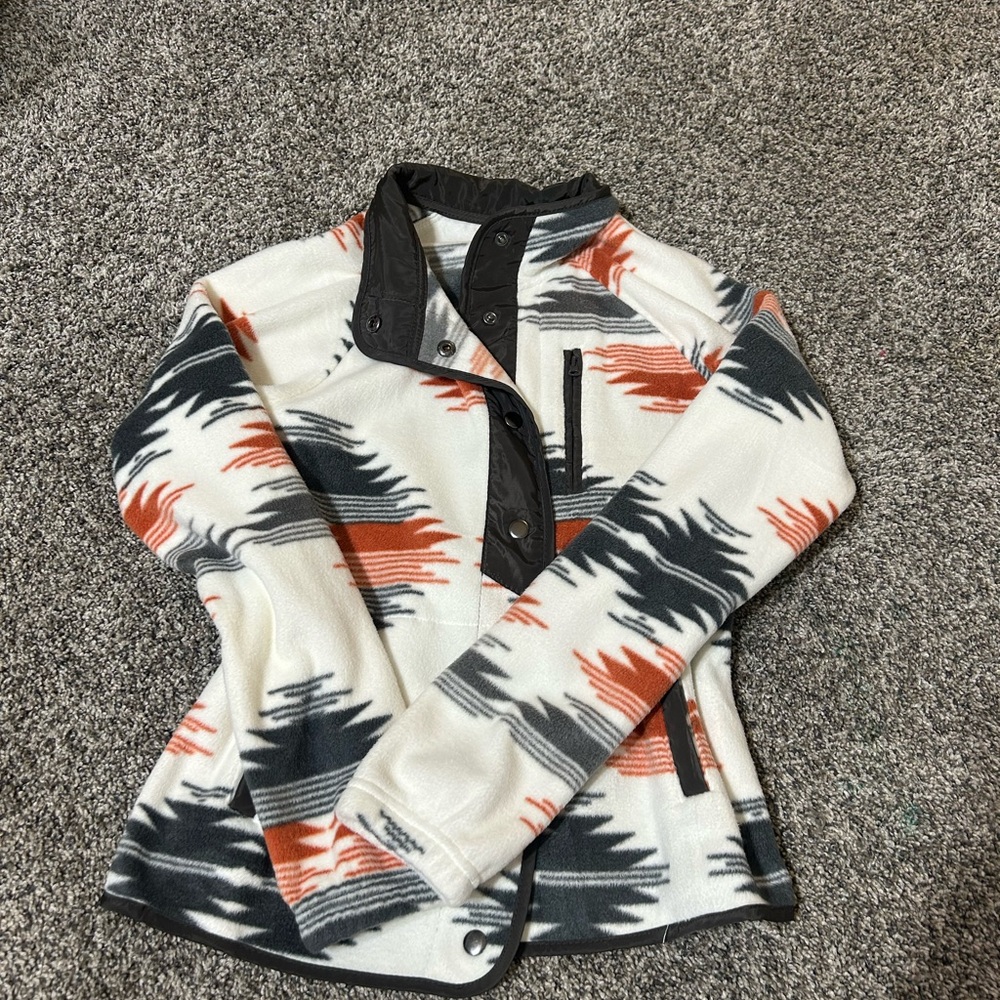 White and Black Geometric Patterned Sweatshirt